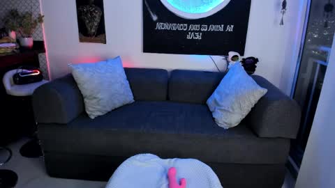   online show from April 1, 3:07 am