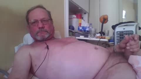 Snapshot of wanky357 chatting on September 10, 12:06 pm Tibo357 online show from September 10, 12:06 pm