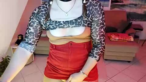 Snapshot of wannafeelitall chatting on January 6, 1:42 am Emilia inst  online show from January 6, 1:42 am