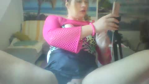 Snapshot of wannafeelitall chatting on December 22, 1:11 pm Emilia inst  online show from December 22, 1:11 pm