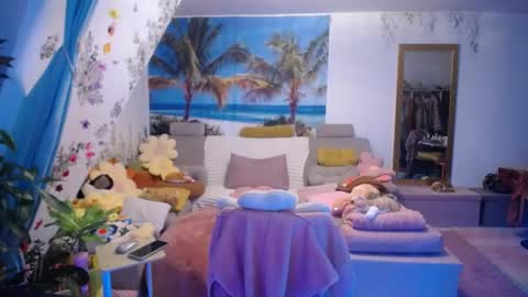 Snapshot of wannafeelitall chatting on October 16, 5:12 pm Emilia inst  online show from October 16, 5:12 pm