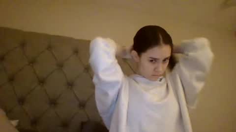 wasiancutie online show from April 14, 7:44 am