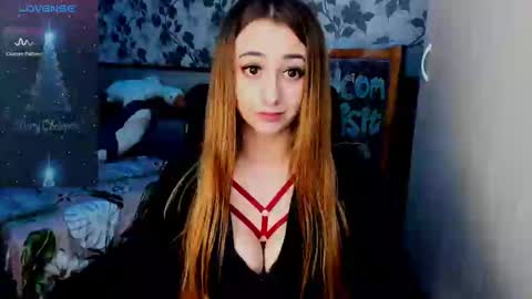 Snapshot of weakness4u chatting on February 28, 6:54 am Maya online show from February 28, 6:54 am