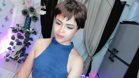 Hi Im LOVIE Please dont forget to follow and thumbs up me online show from May 15, 7:10 pm