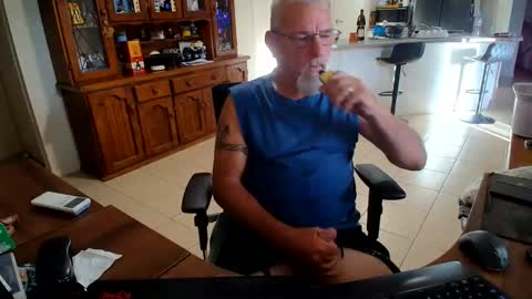 Wellhelloo online show from March 24, 7:03 am