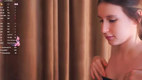 Nora online show from December 20, 9:11 pm