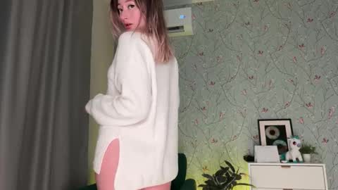 Snapshot of wendy_amber chatting on September 11, 5:25 pm Daisy    online show from September 11, 5:25 pm