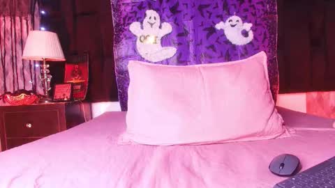 WEN SHENG online show from October 9, 8:25 pm