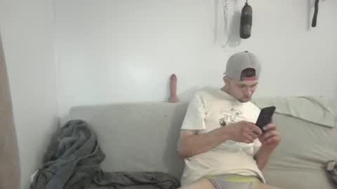 Wesley And Kale online show from April 6, 8:54 pm