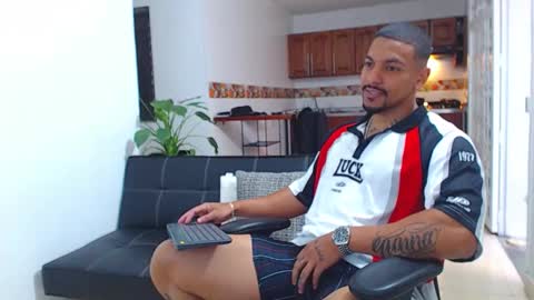 Wesley Rogger online show from February 2, 10:17 pm