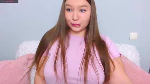 Snapshot of wet__molly chatting on March 4, 8:38 pm molly online show from March 4, 8:38 pm