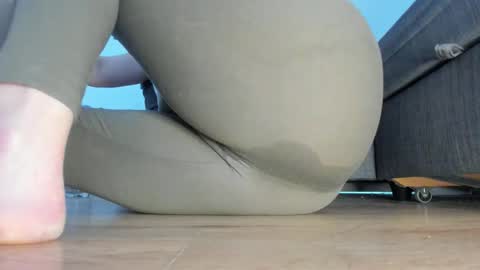 wet_pants2022 online show from April 1, 1:41 pm