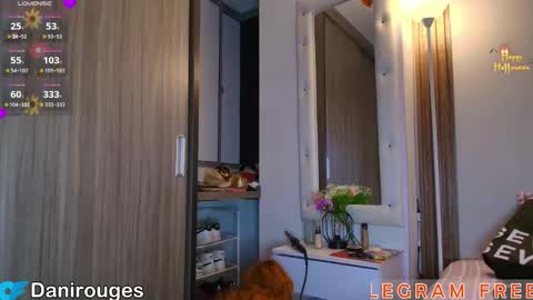 Mia and Dylan online show from November 1, 4:11 am