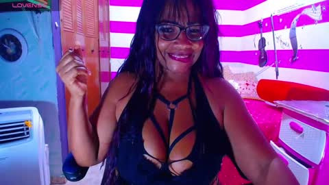 Snapshot of wethotass chatting on February 5, 7:07 am gina online show from February 5, 7:07 am