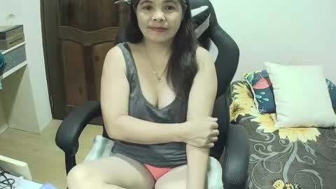 Snapshot of wetlynpussy4u chatting on September 23, 2:55 pm Lyns online show from September 23, 2:55 pm