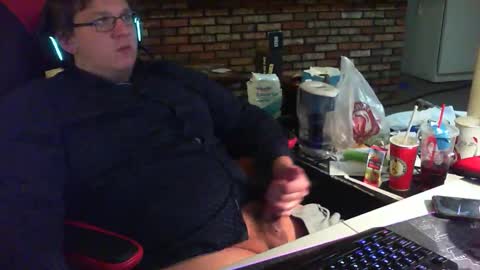 whateverdude555 online show from October 27, 9:48 pm