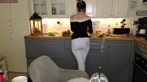 Victoria Maria online show from January 12, 12:44 pm