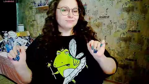 Snapshot of whisperinthedarkk chatting on September 10, 3:18 am whisperinthedarkk online show from September 10, 3:18 am