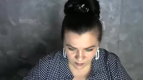 white__queen_ online show from June 16, 7:01 am