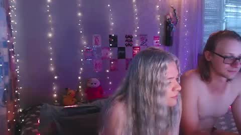 Melania and Mikey online show from August 5, 1:19 pm
