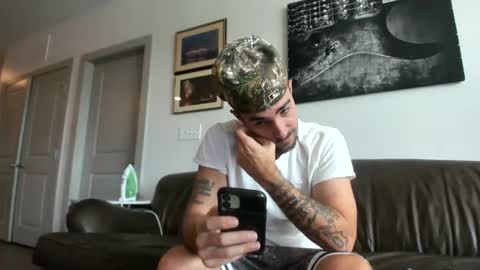 Snapshot of whitechocalate91 chatting on October 2, 6:17 pm just  str8 stud nut  1000 online show from October 2, 6:17 pm