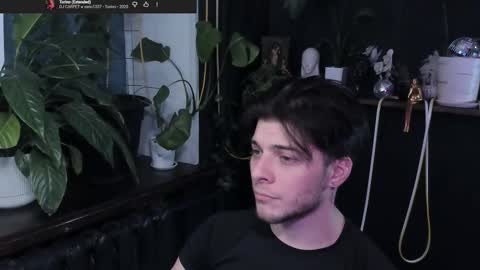 Gus online show from December 22, 9:54 pm