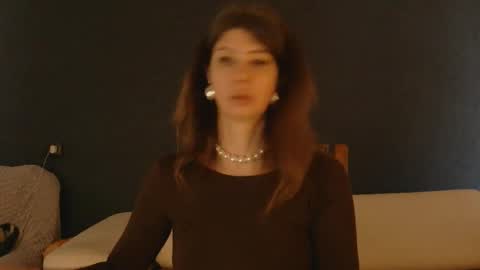 White Queen online show from March 12, 9:57 am