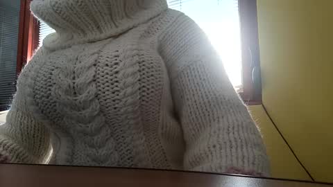 Snapshot of whitesweater chatting on September 23, 6:40 am whitesweater online show from September 23, 6:40 am