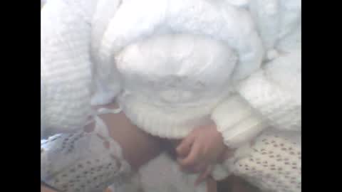 Snapshot of whitesweater chatting on March 6, 10:09 am whitesweater online show from March 6, 10:09 am