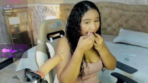 Whitney  online show from November 23, 5:38 am