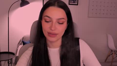 whoislulu online show from February 9, 6:00 pm