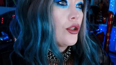 Snapshot of wickedxqueen chatting on December 28, 4:41 pm Laura  online show from December 28, 4:41 pm