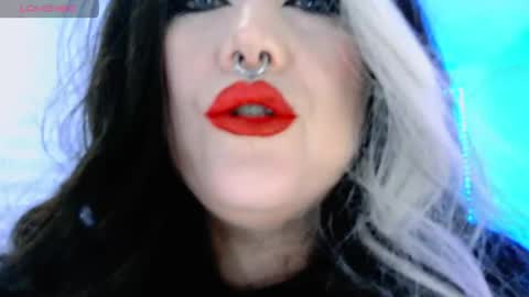 Laura  online show from April 1, 9:23 pm
