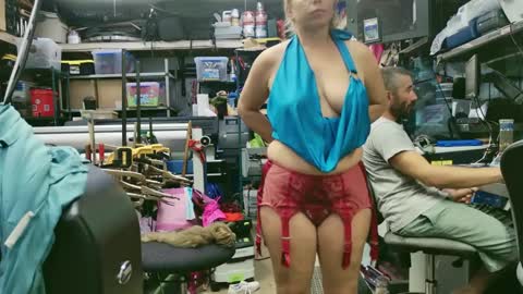 WifeNheels online show from October 8, 12:18 am