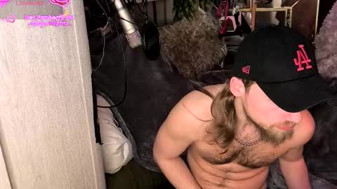 wilclyde1996 online show from March 15, 8:12 pm