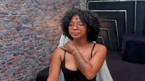 wild_firee_ online show from July 28, 12:48 pm
