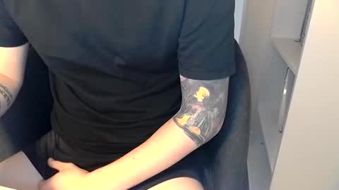 will3046 online show from March 22, 2:21 pm