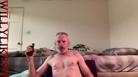 Snapshot of willylikestoplay74 chatting on January 11, 2:41 am Twisted Will online show from January 11, 2:41 am