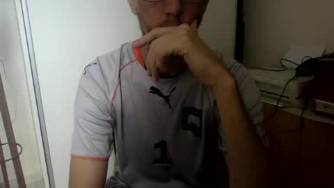 Snapshot of willyturin chatting on December 17, 2:11 pm willyturin online show from December 17, 2:11 pm