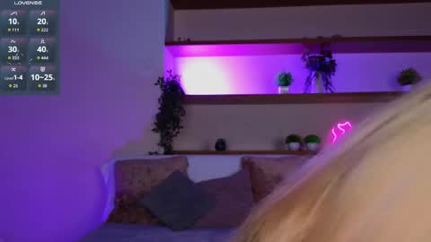 Mary online show from June 9, 3:12 pm