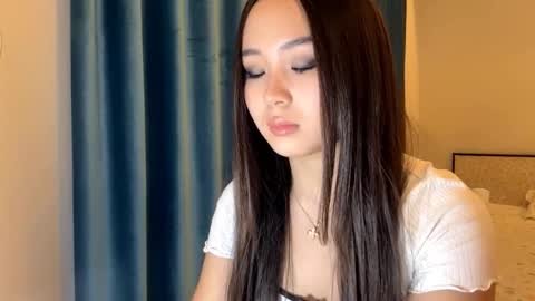 Amina online show from November 19, 3:22 pm