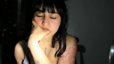 witch_3333 online show from June 29, 8:22 am