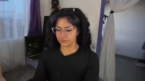     Luna Violeta  A r t i s t  online show from September 13, 11:07 pm