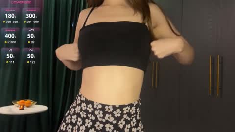 Isobelle online show from February 19, 1:39 pm