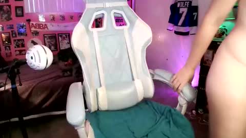 Wolfie online show from February 10, 11:19 pm