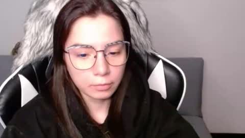 Alex online show from February 25, 2:15 am