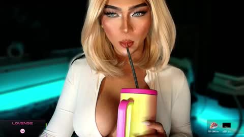 Julia online show from November 6, 7:06 pm