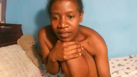 women10869586 online show from March 26, 6:13 pm