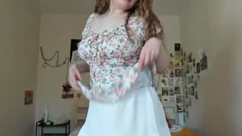 wonderconnie online show from June 19, 2:50 am