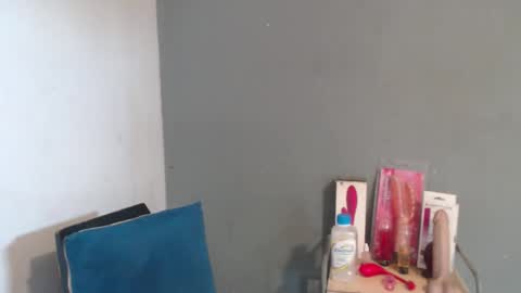 SHENIEL RODRIGUEZ online show from March 6, 9:03 pm